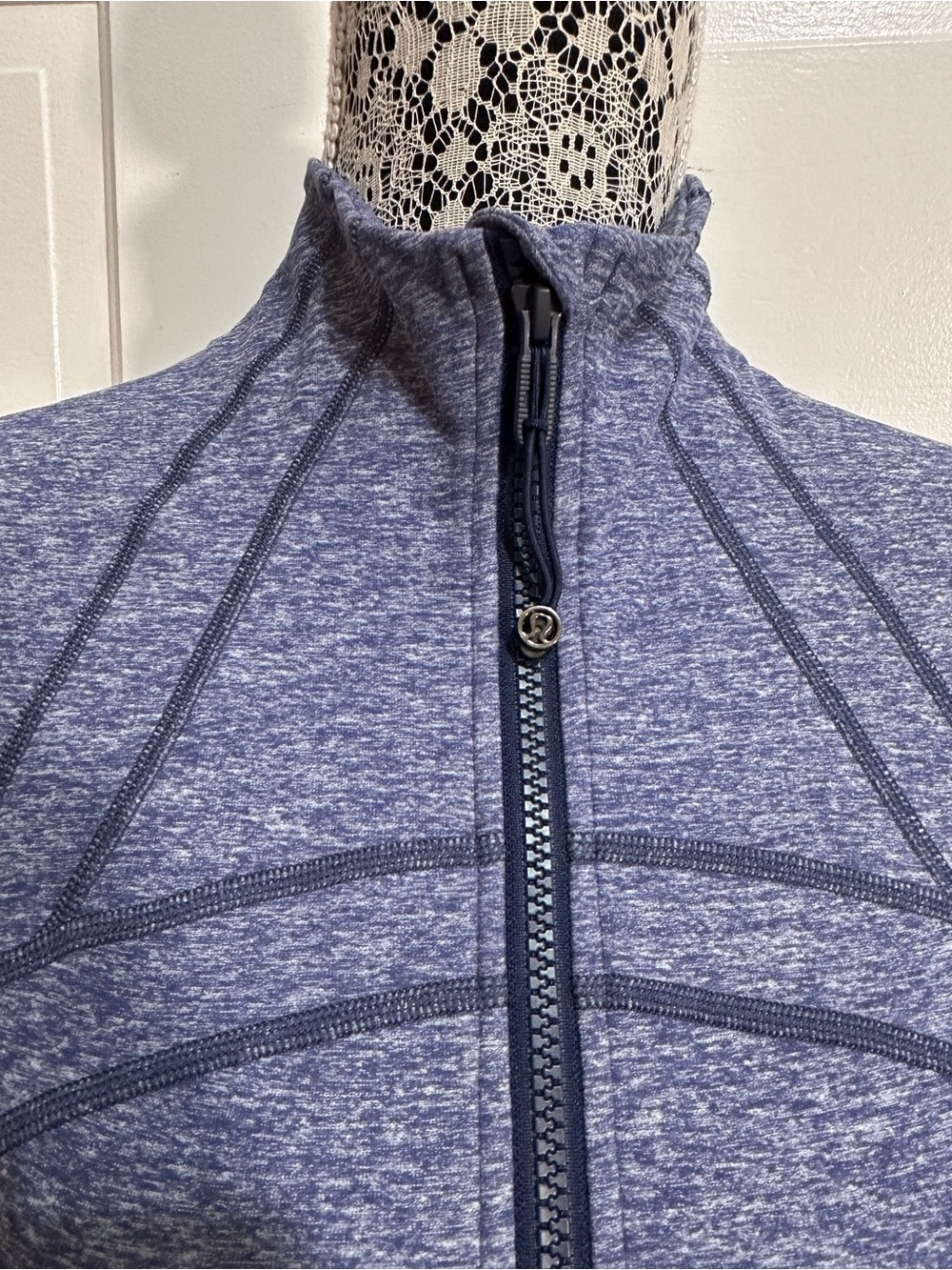 Lululemon Define Jacket (Rulu) Size 8 Heathered Hero Blue Flattering Fit $128 - Picture 2 of 6